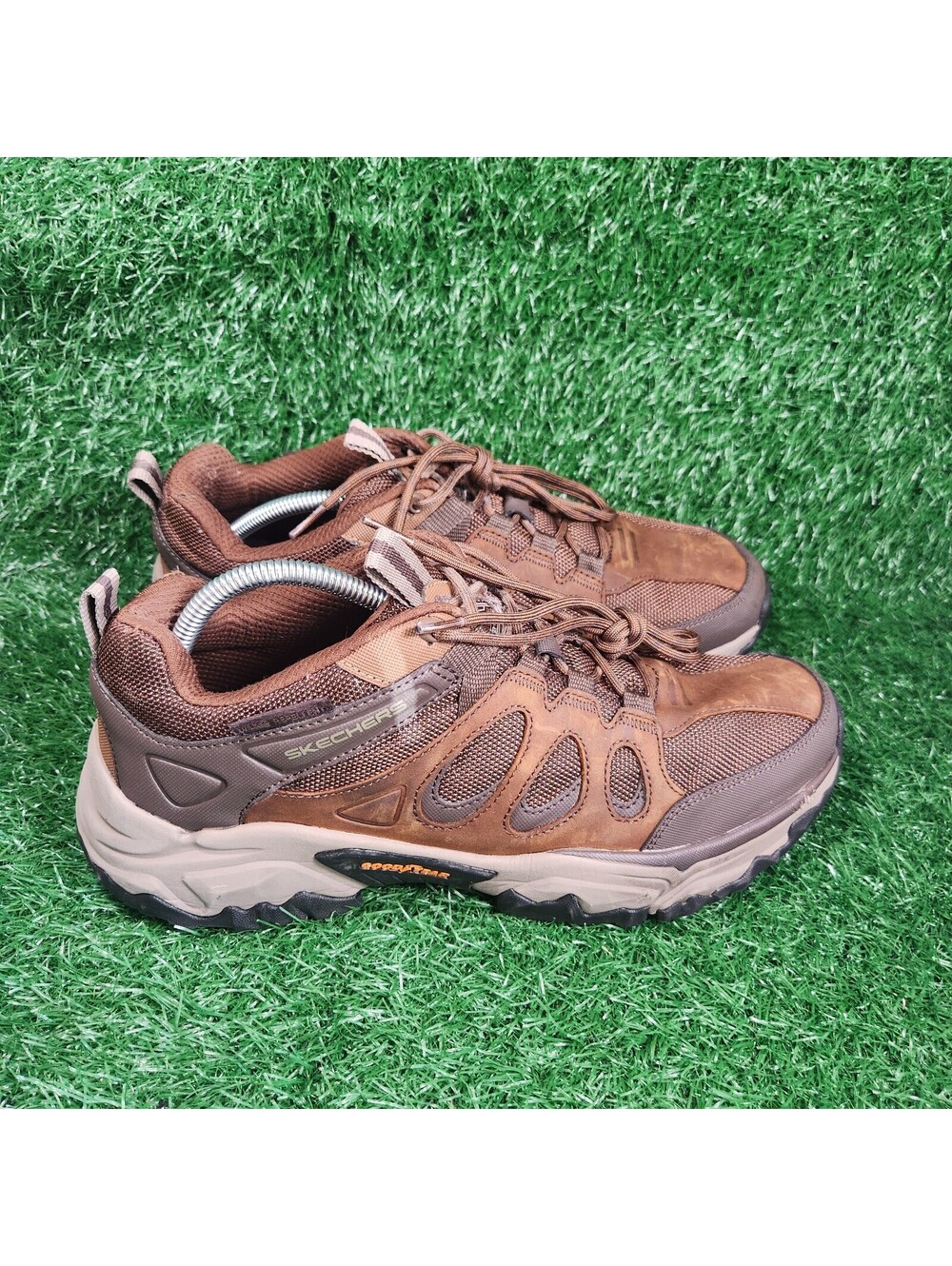 Skechers Men's Brown Leather and Man Made Upper Sneakers Size 11
